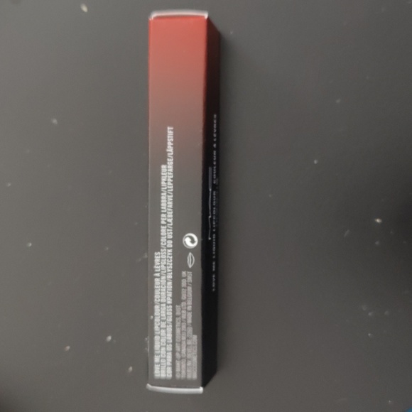 BN - Mac Love me liquid Lipcolor - Picture 2 of 6